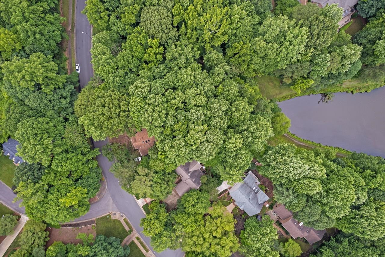 7104 Valley Lake Drive