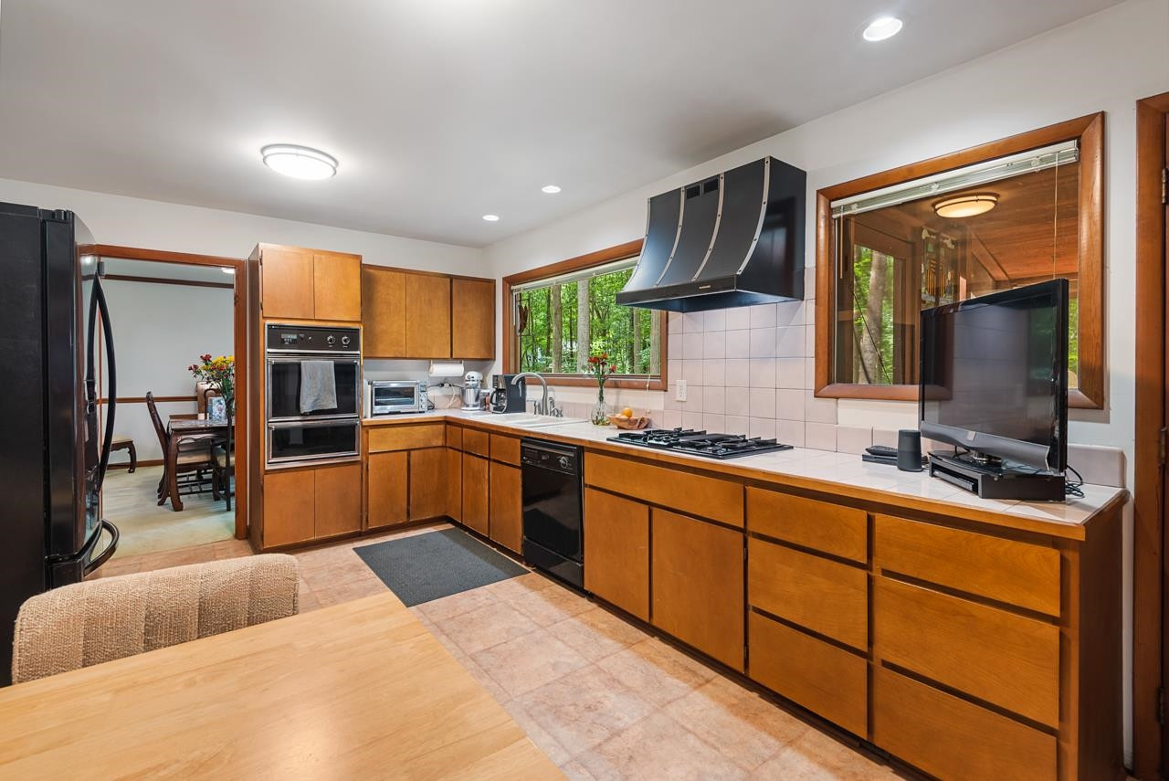 7104 Valley Lake Drive