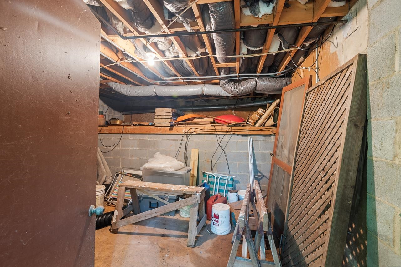 7104 Valley Lake Drive