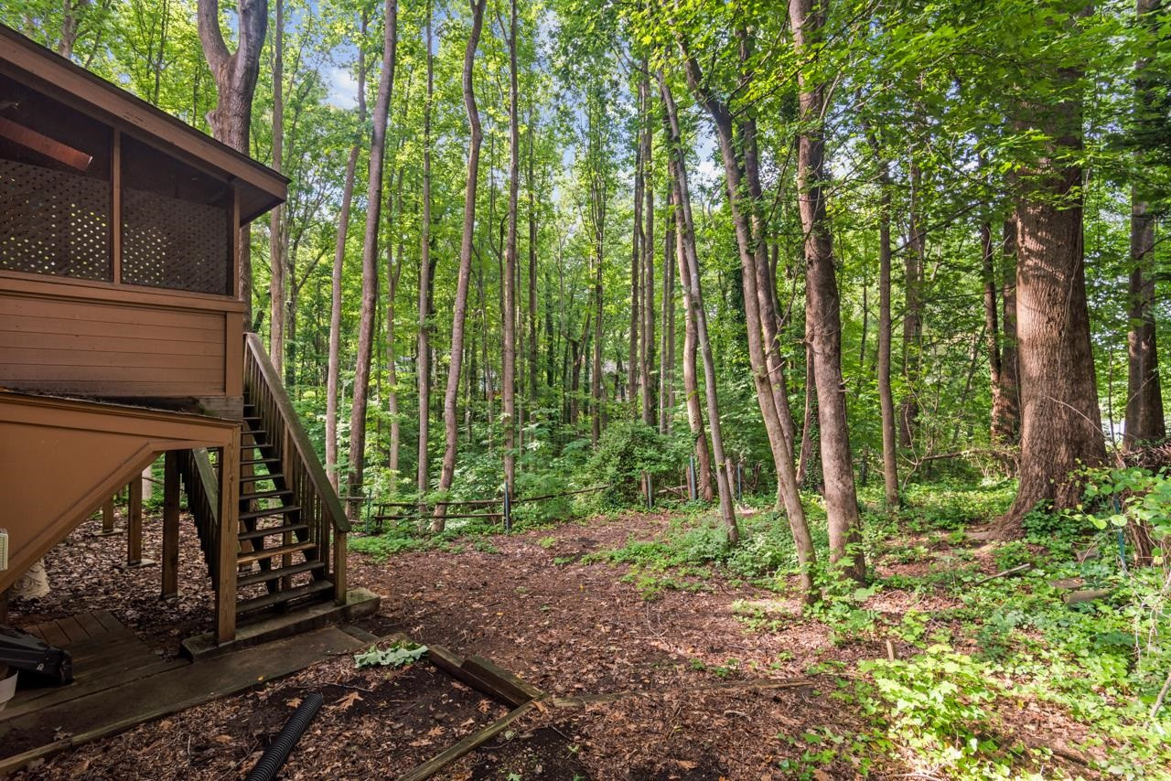 7104 Valley Lake Drive