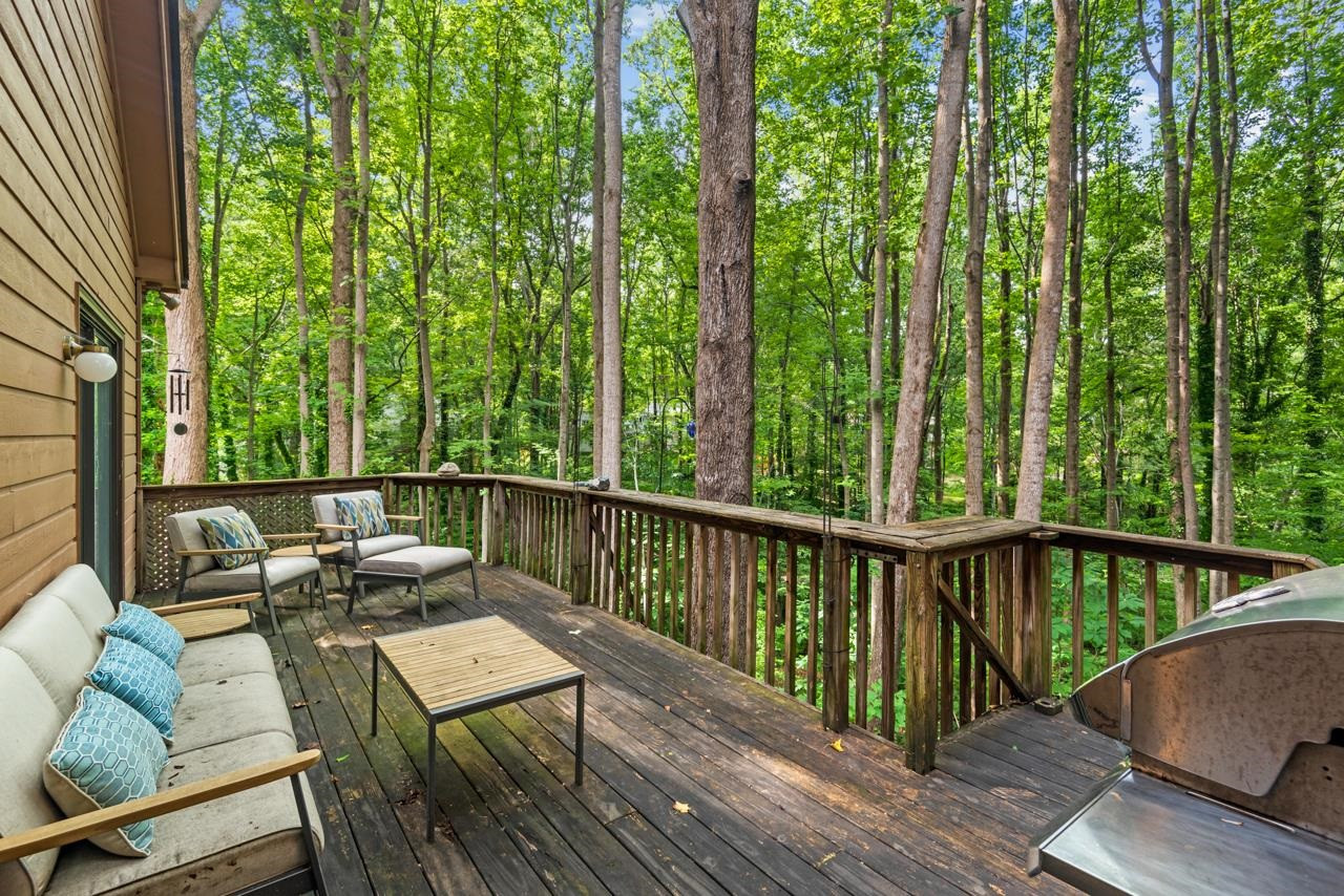 7104 Valley Lake Drive