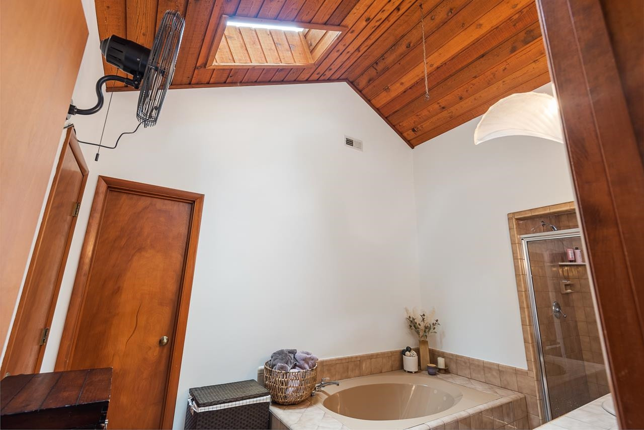 7104 Valley Lake Drive