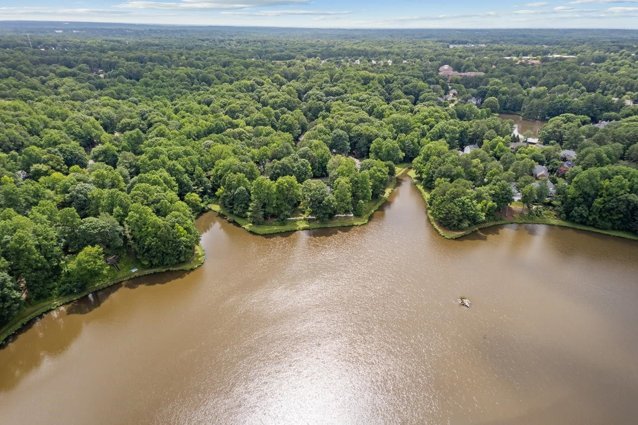 7104 Valley Lake Drive