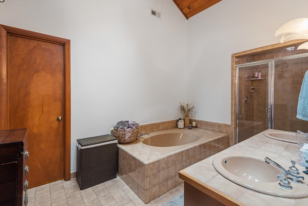 7104 Valley Lake Drive