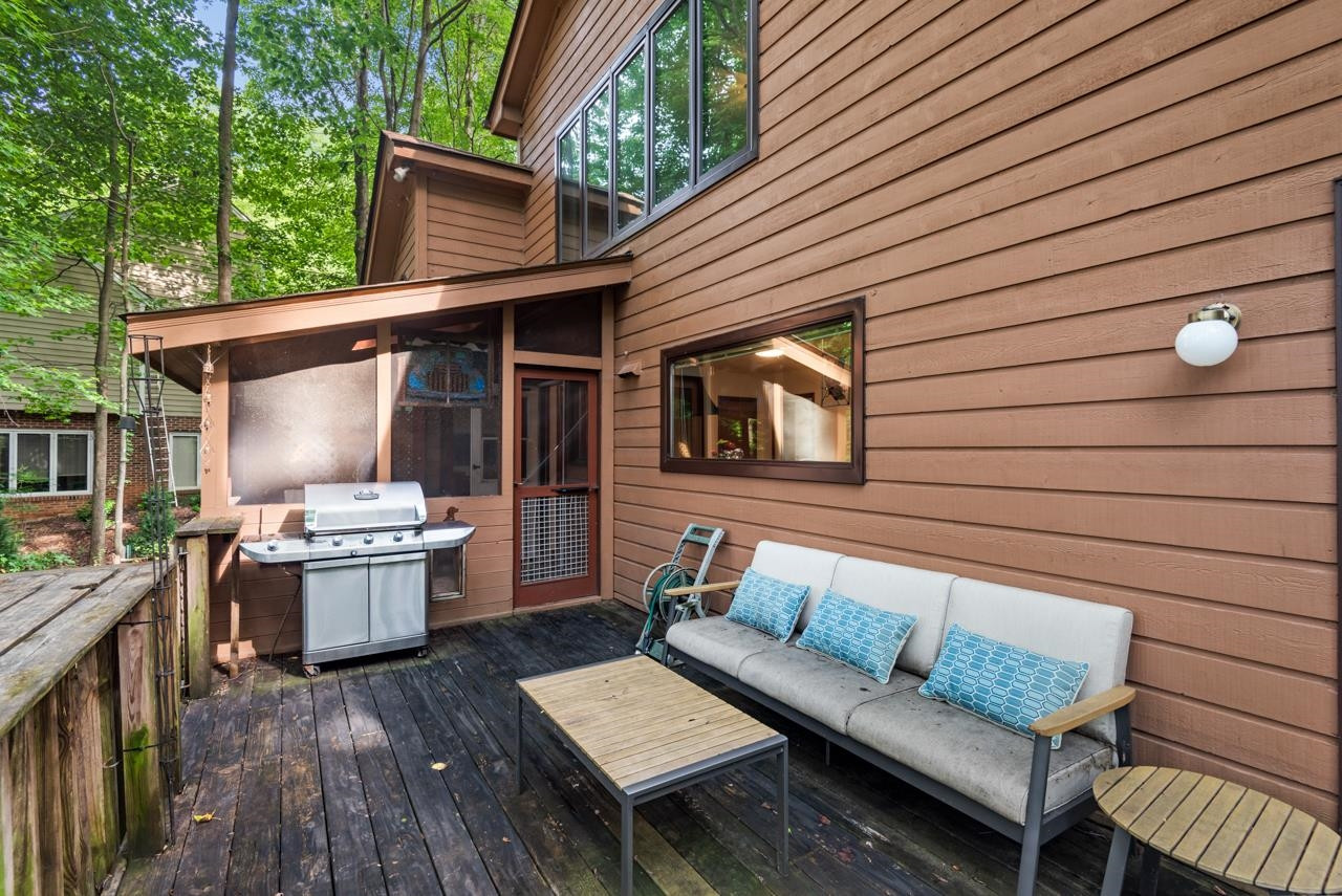 7104 Valley Lake Drive