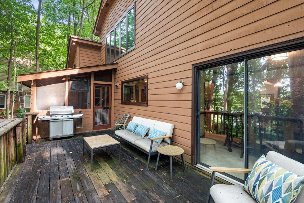 7104 Valley Lake Drive