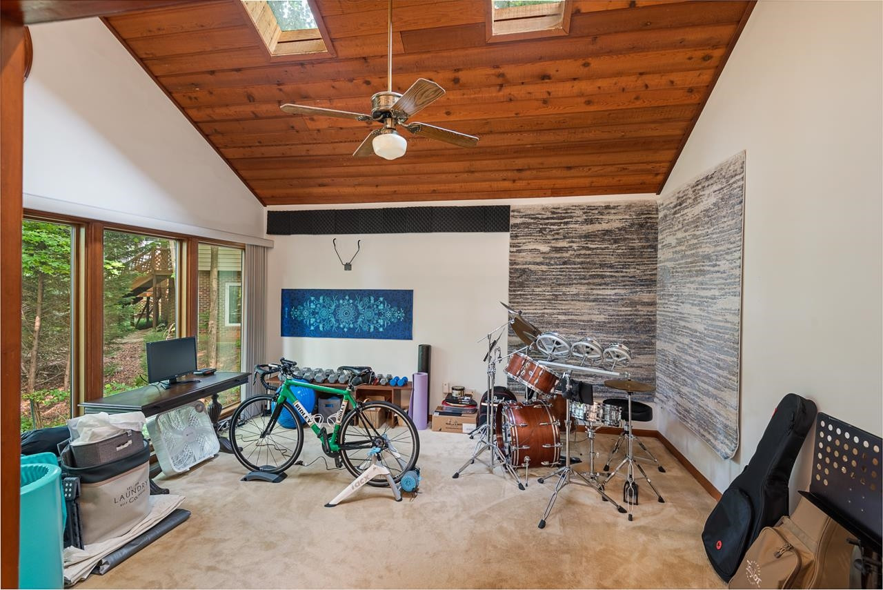 7104 Valley Lake Drive