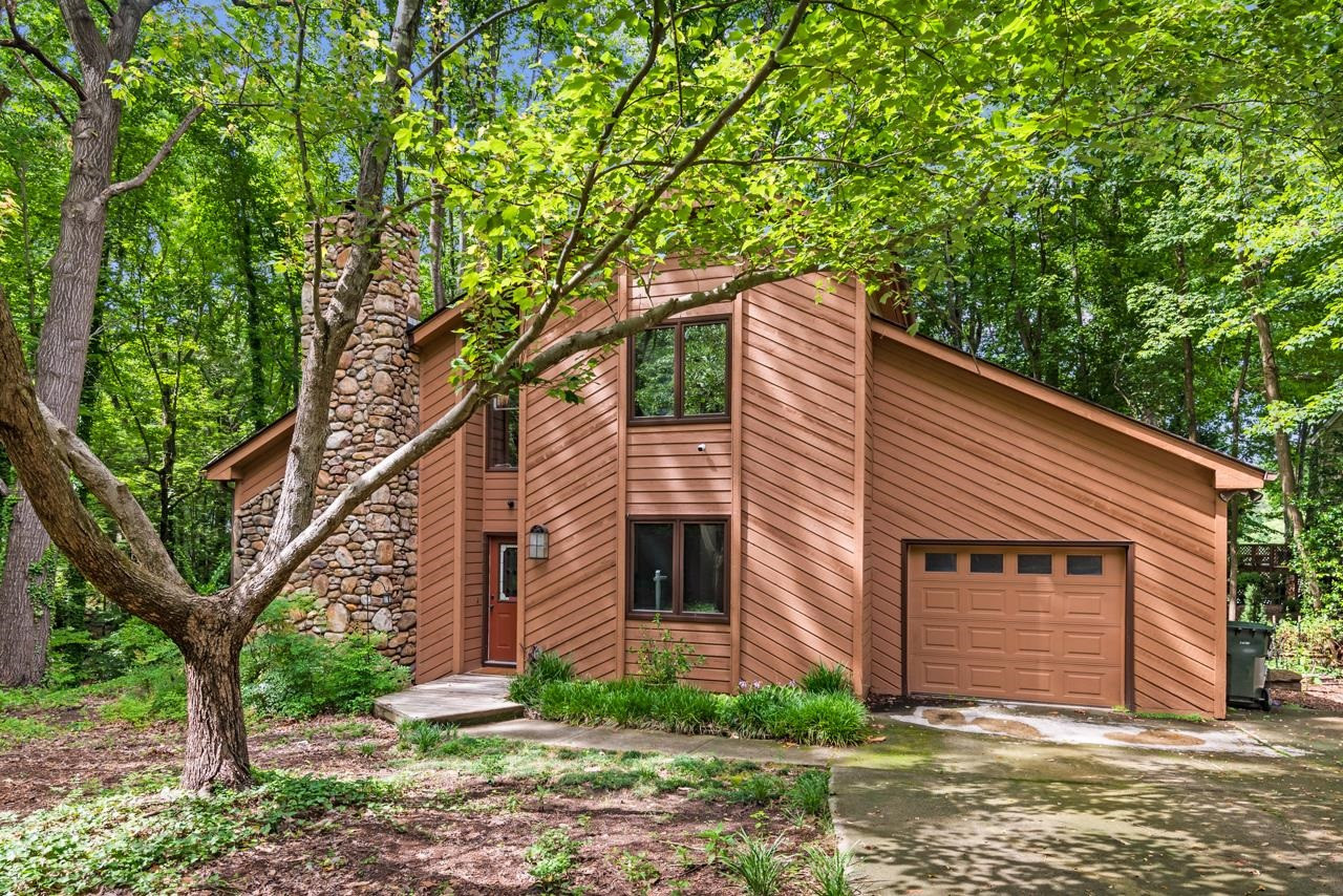 7104 Valley Lake Drive