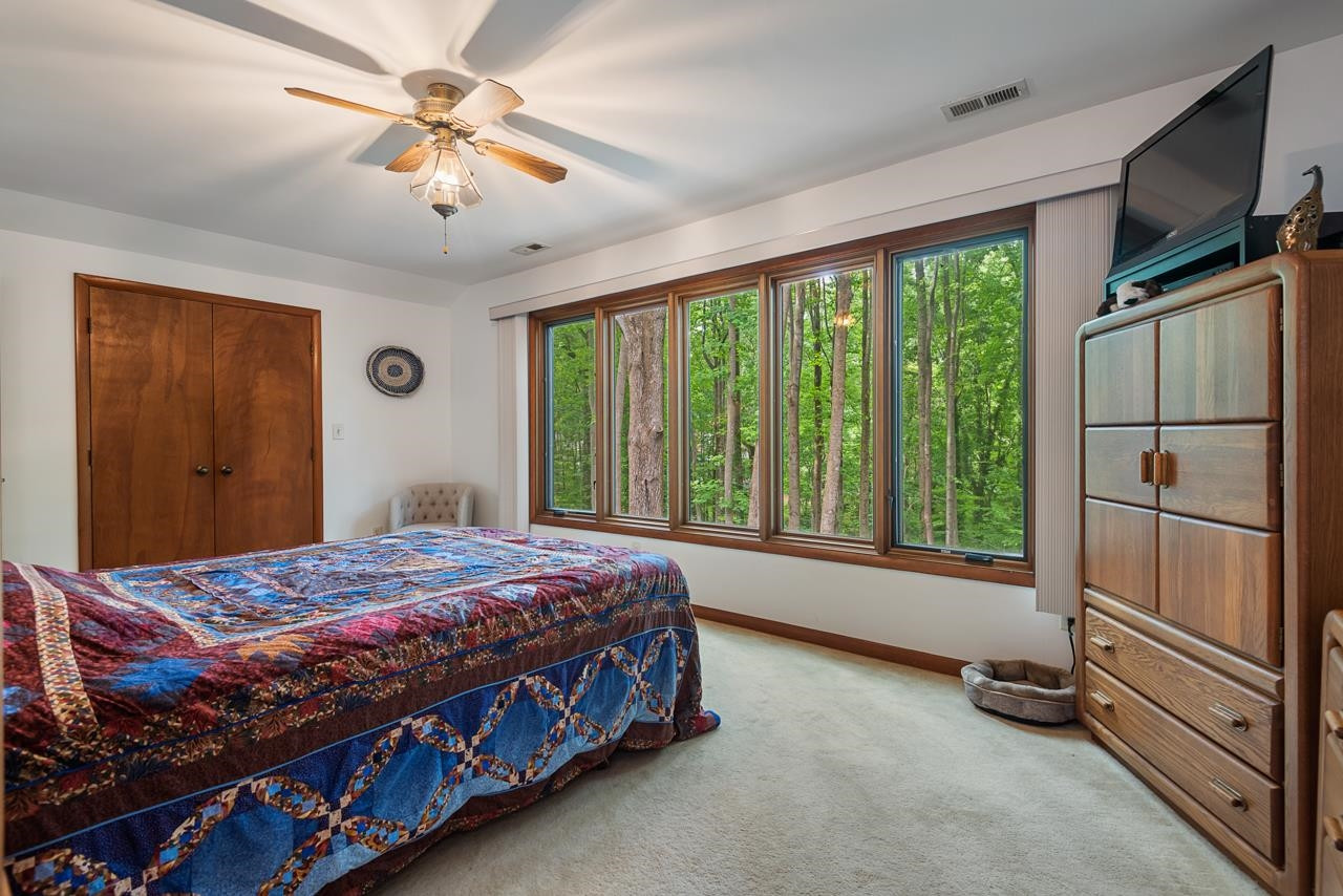 7104 Valley Lake Drive