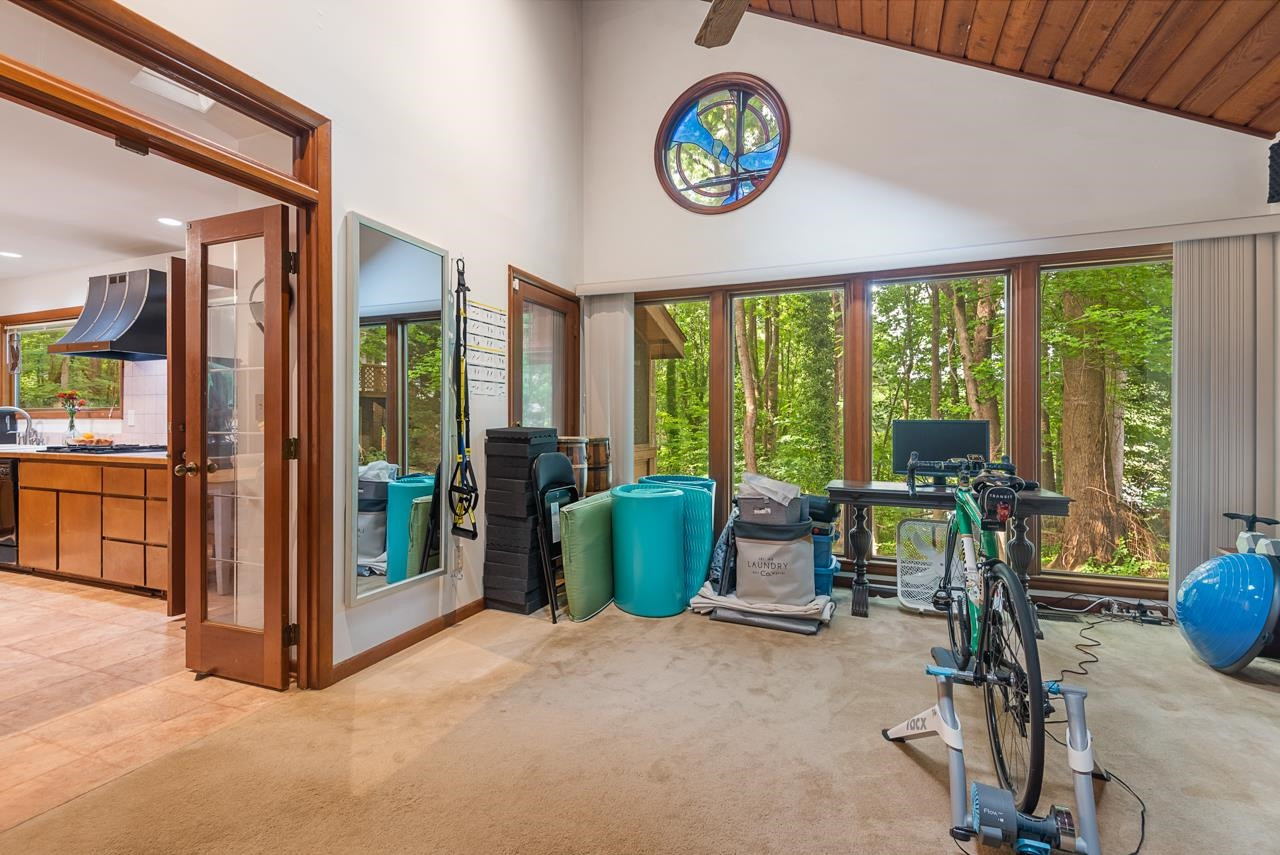 7104 Valley Lake Drive