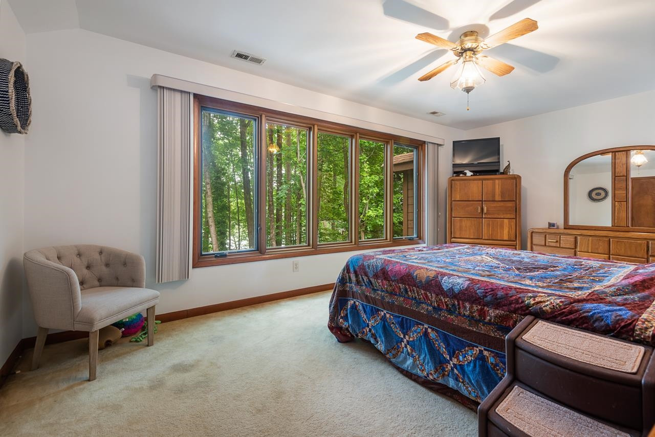 7104 Valley Lake Drive