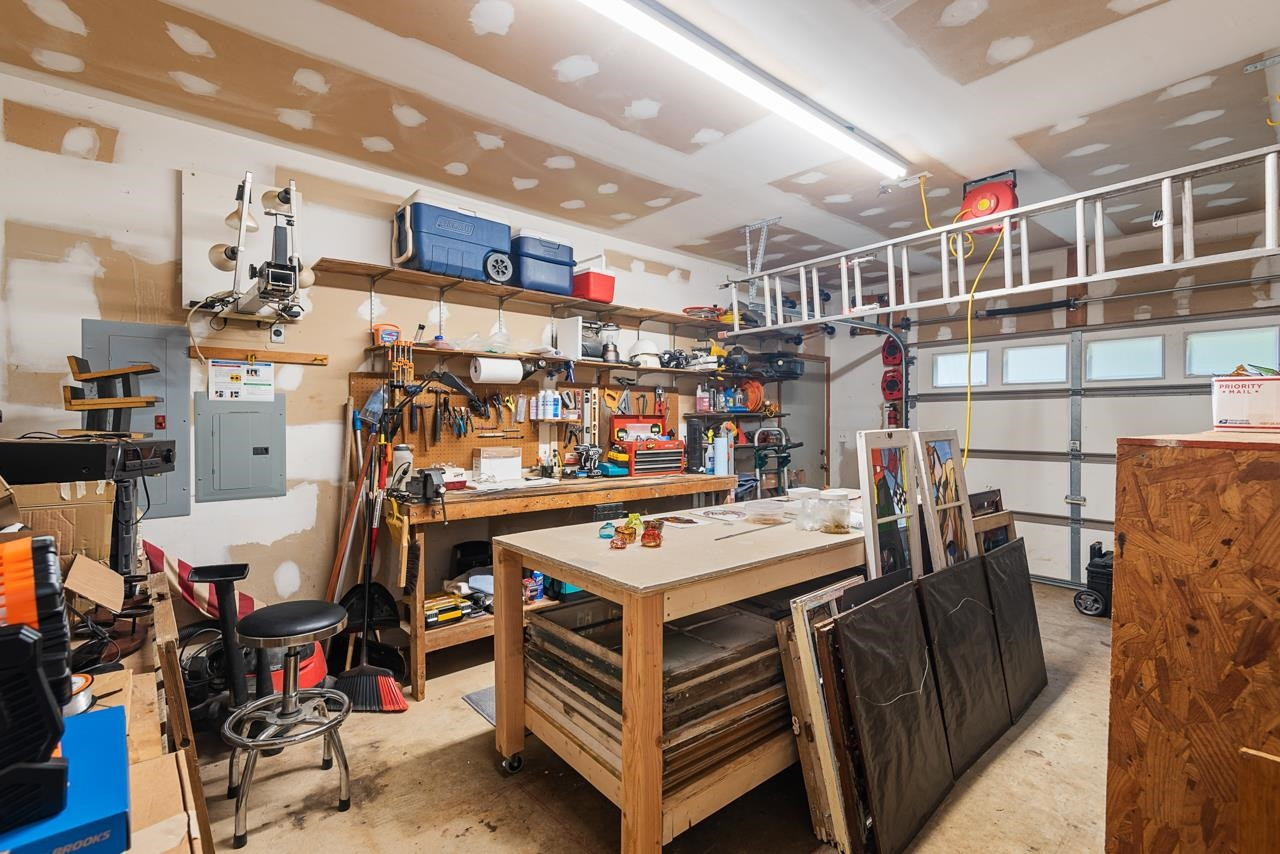 7104 Valley Lake Drive