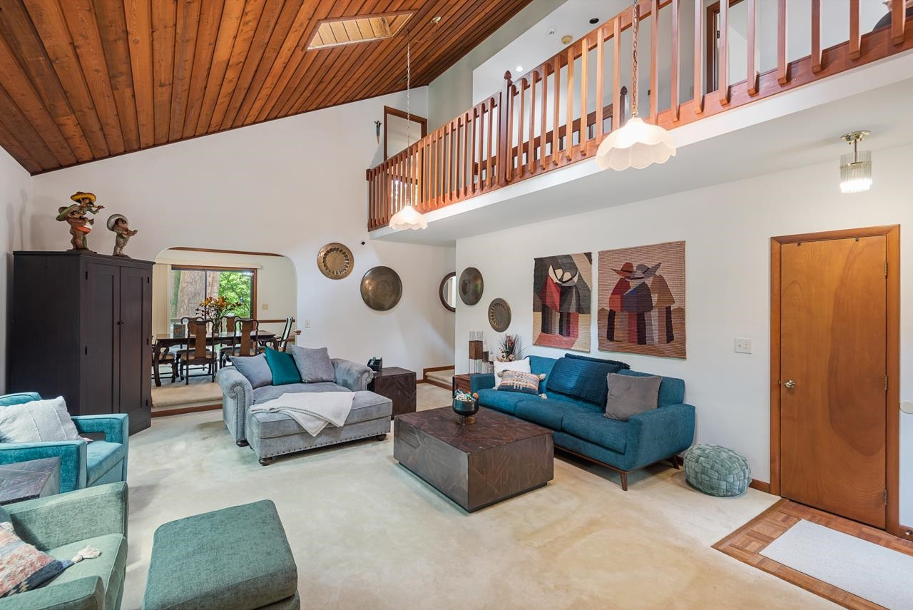 7104 Valley Lake Drive