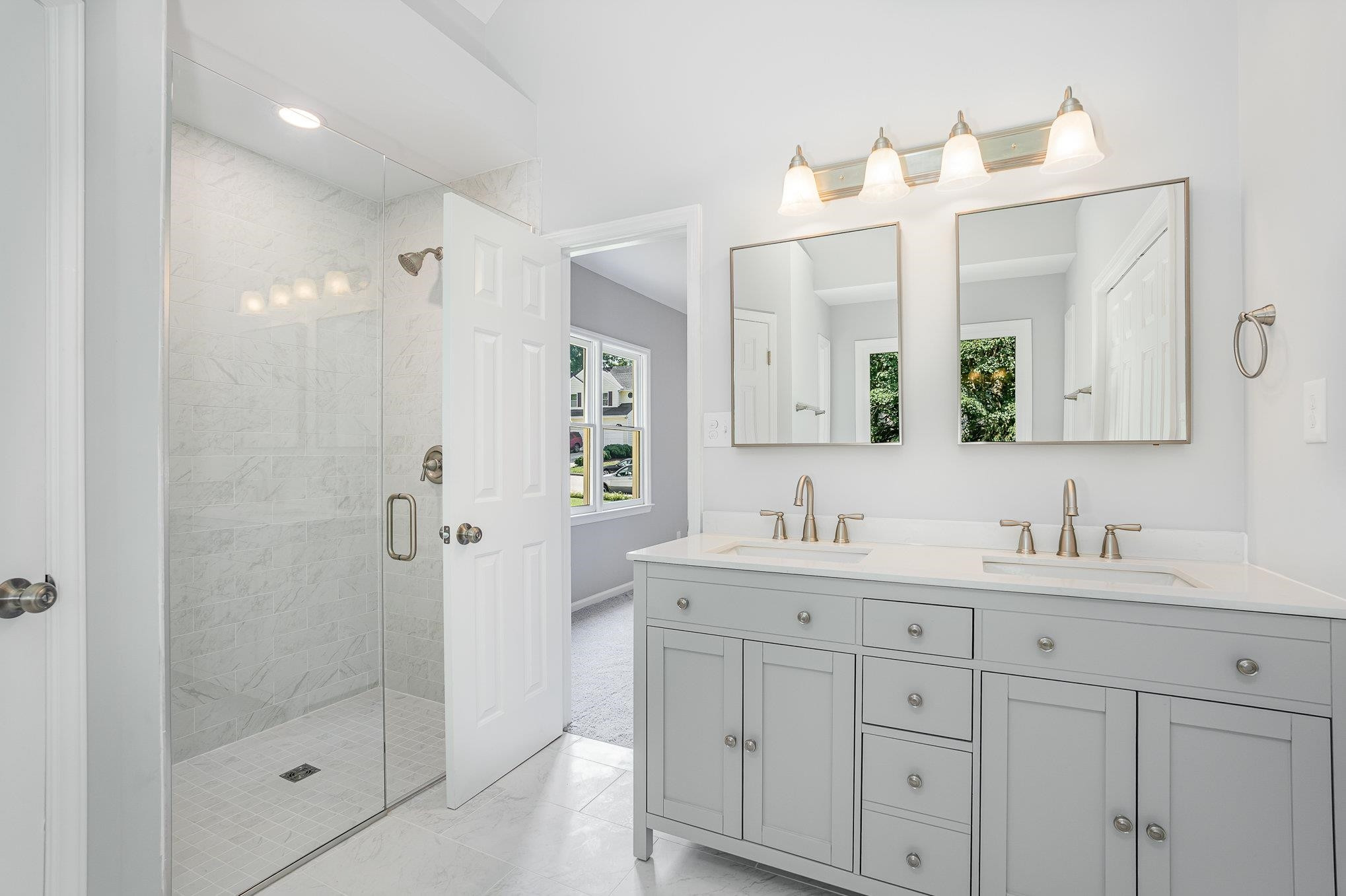 4924 Knightsbridge Way