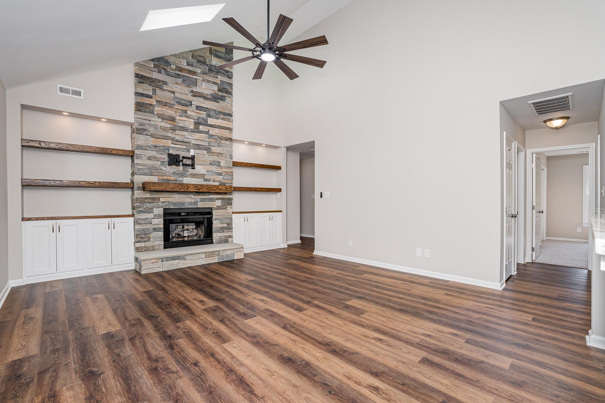 4924 Knightsbridge Way