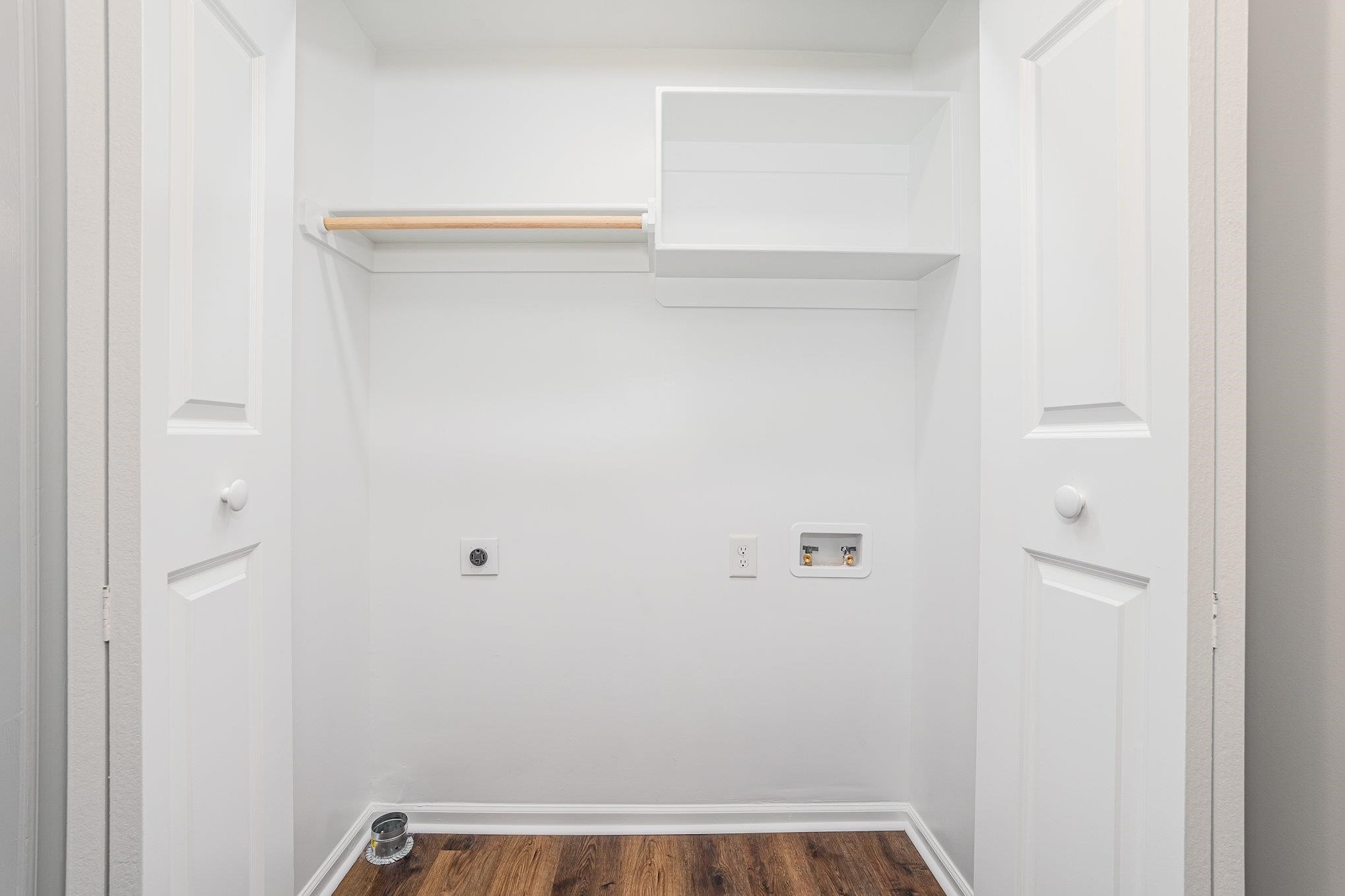 4924 Knightsbridge Way