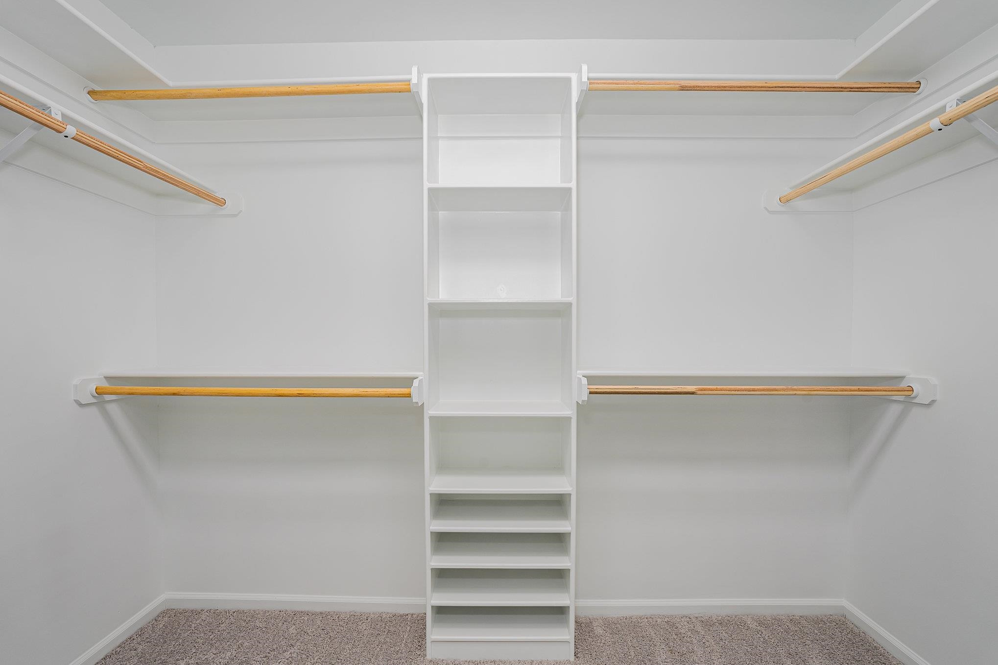 4924 Knightsbridge Way