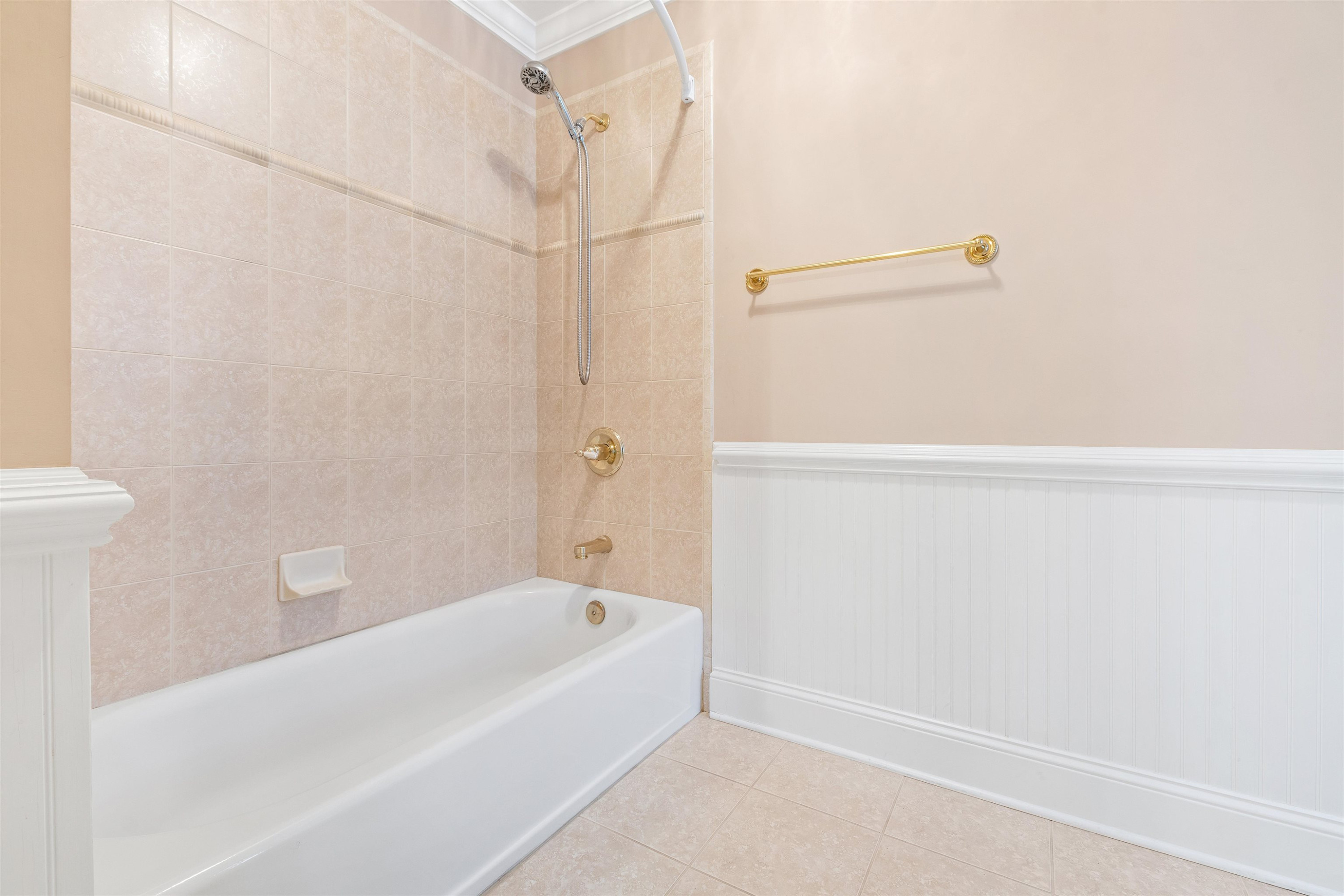 4013 English Laurel Lane