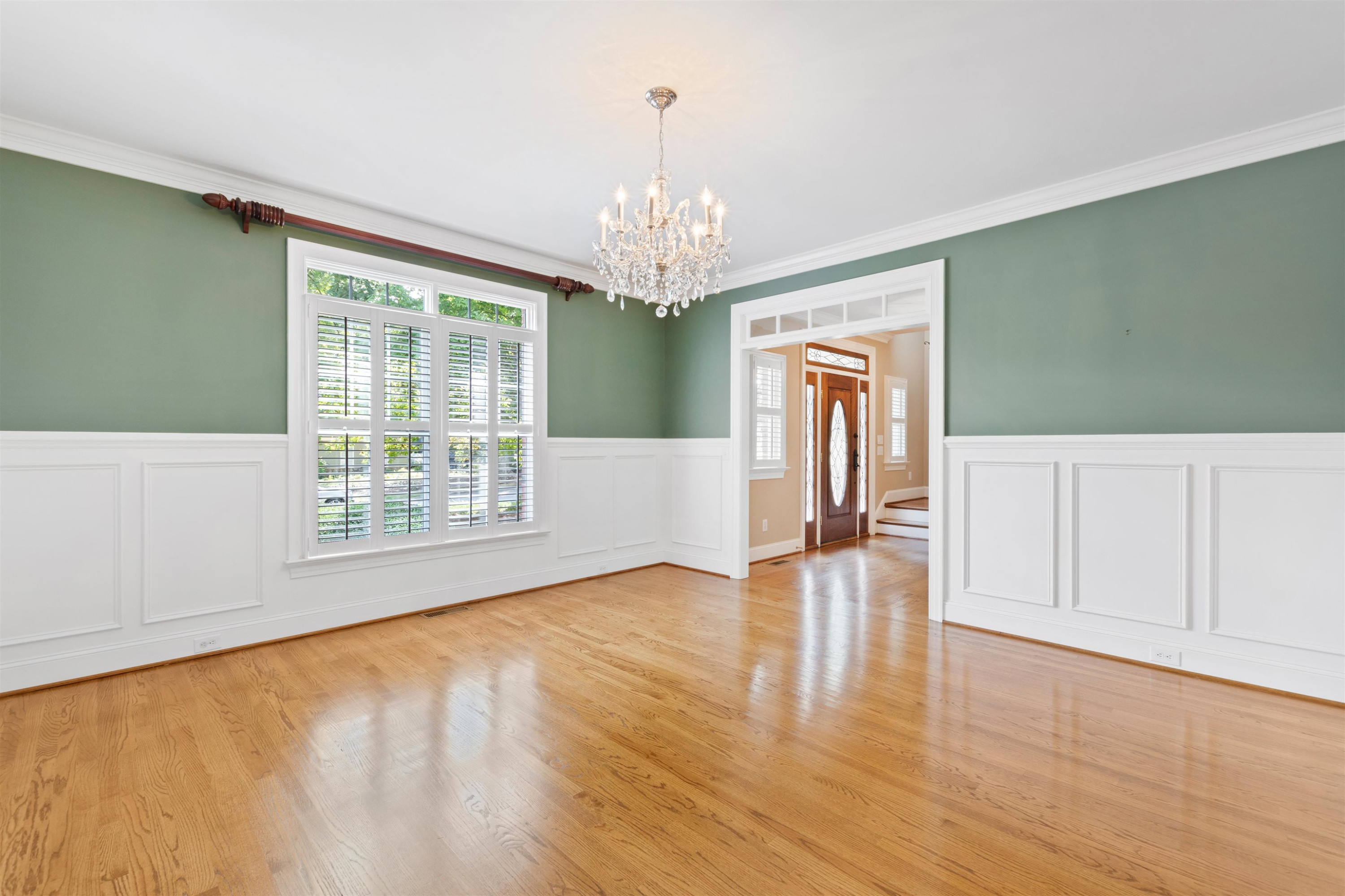 4013 English Laurel Lane