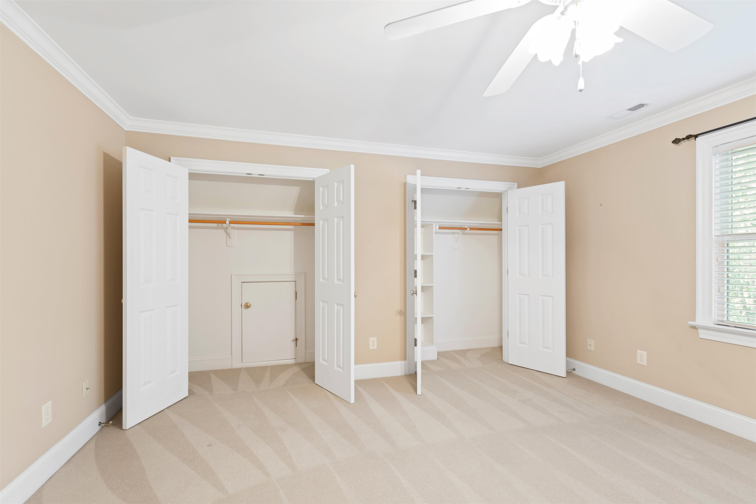 4013 English Laurel Lane