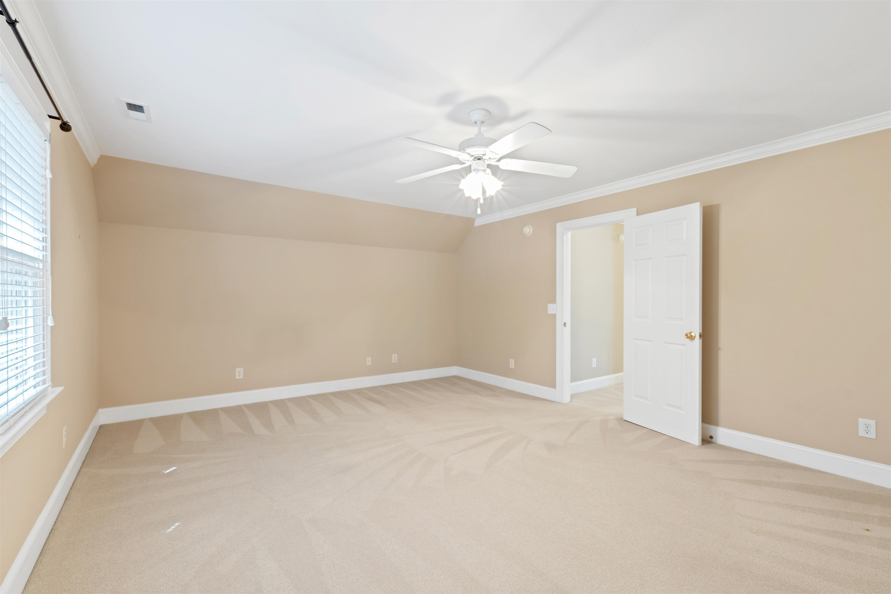 4013 English Laurel Lane