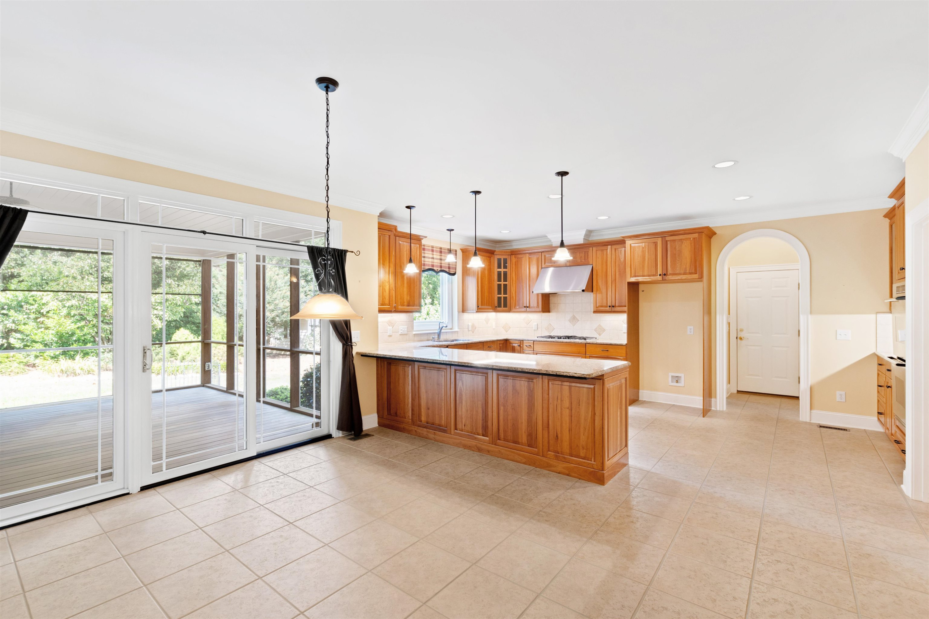 4013 English Laurel Lane