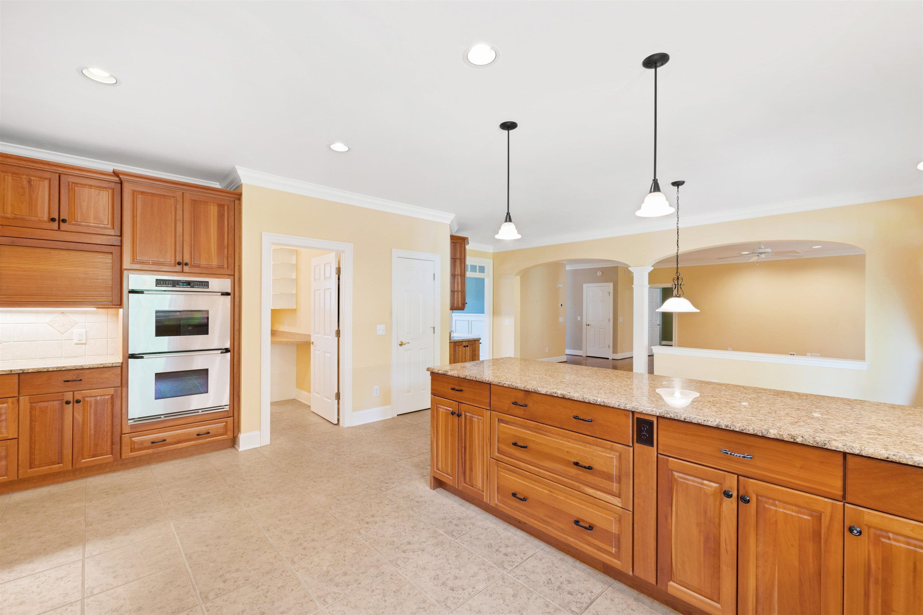 4013 English Laurel Lane