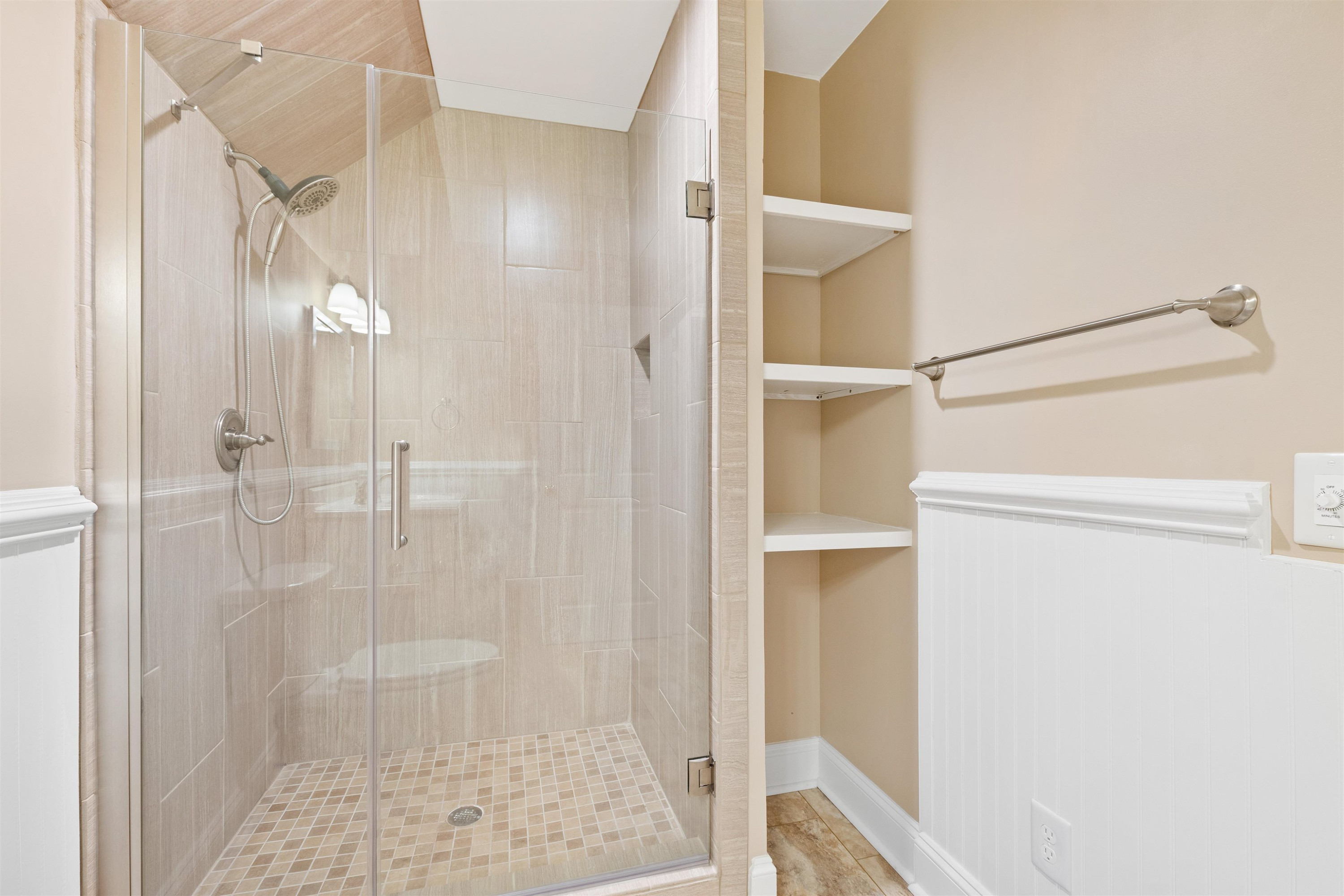 4013 English Laurel Lane