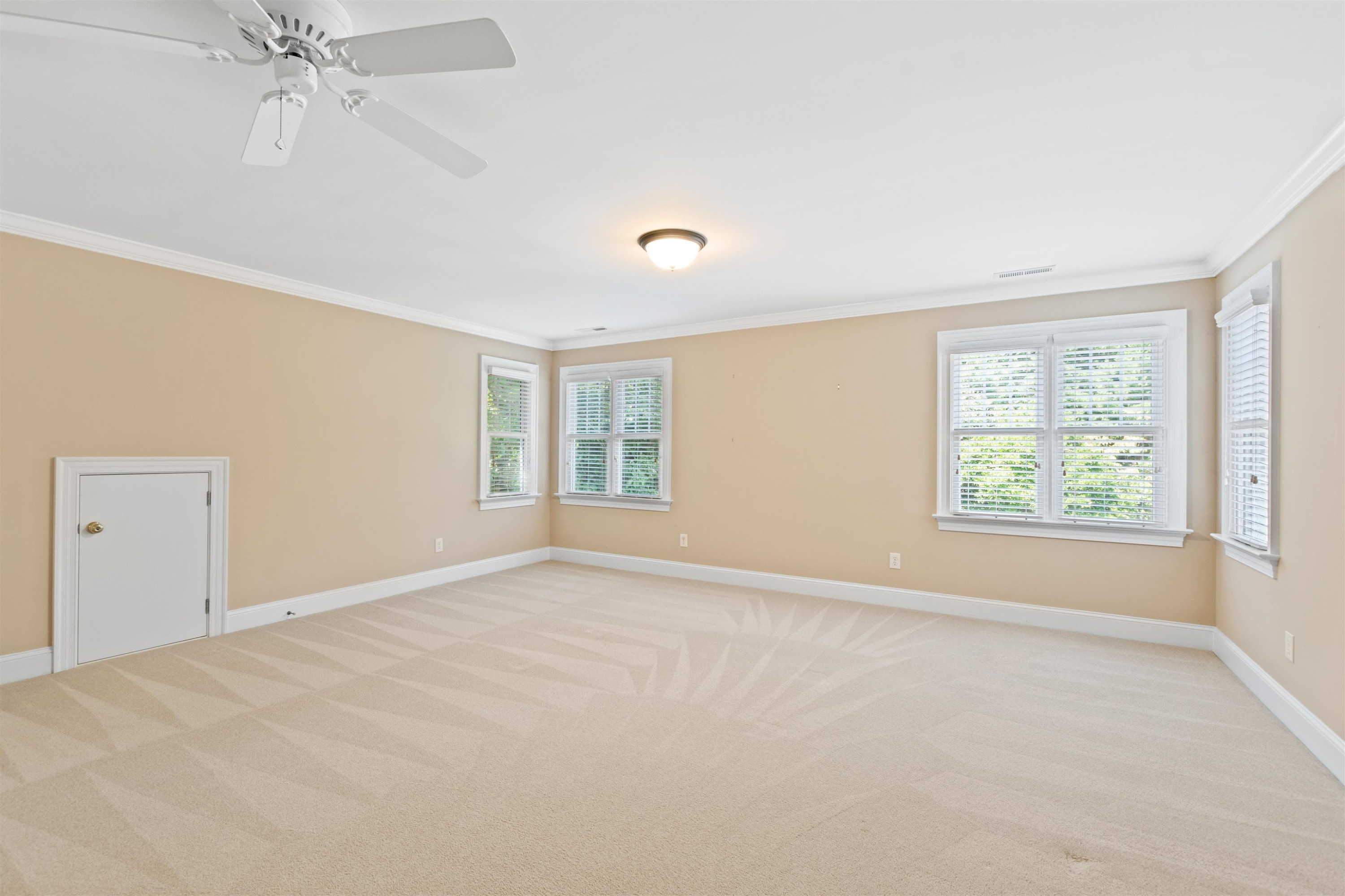 4013 English Laurel Lane