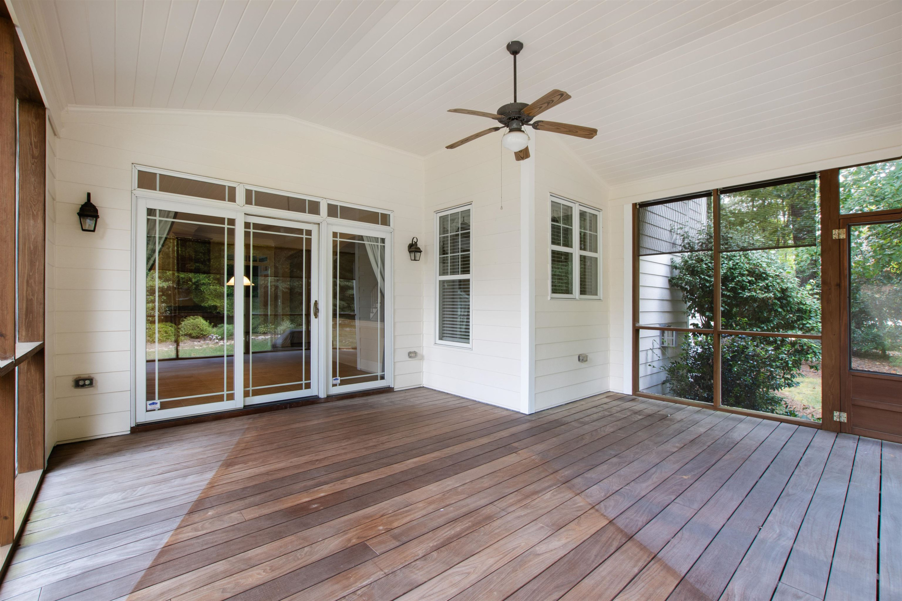 4013 English Laurel Lane