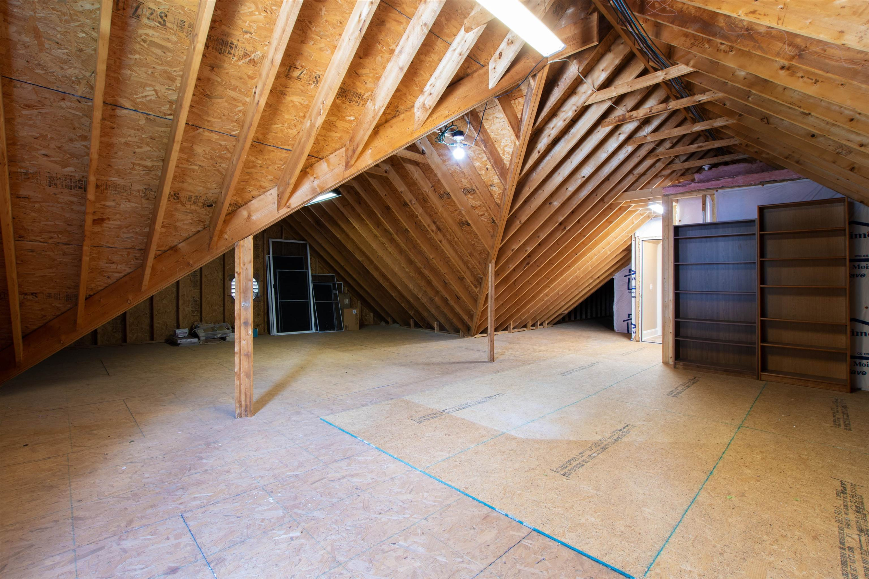 4013 English Laurel Lane