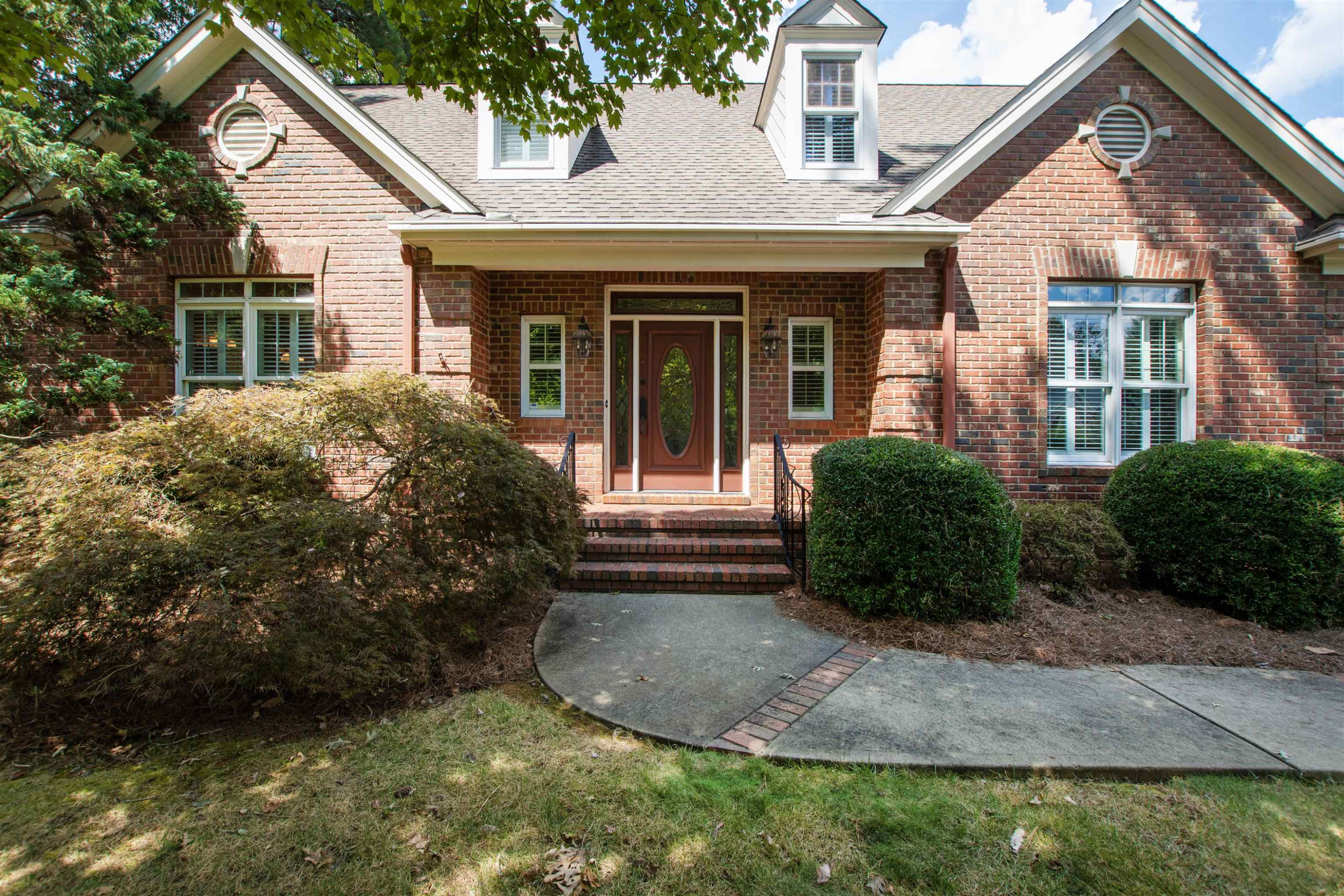 4013 English Laurel Lane