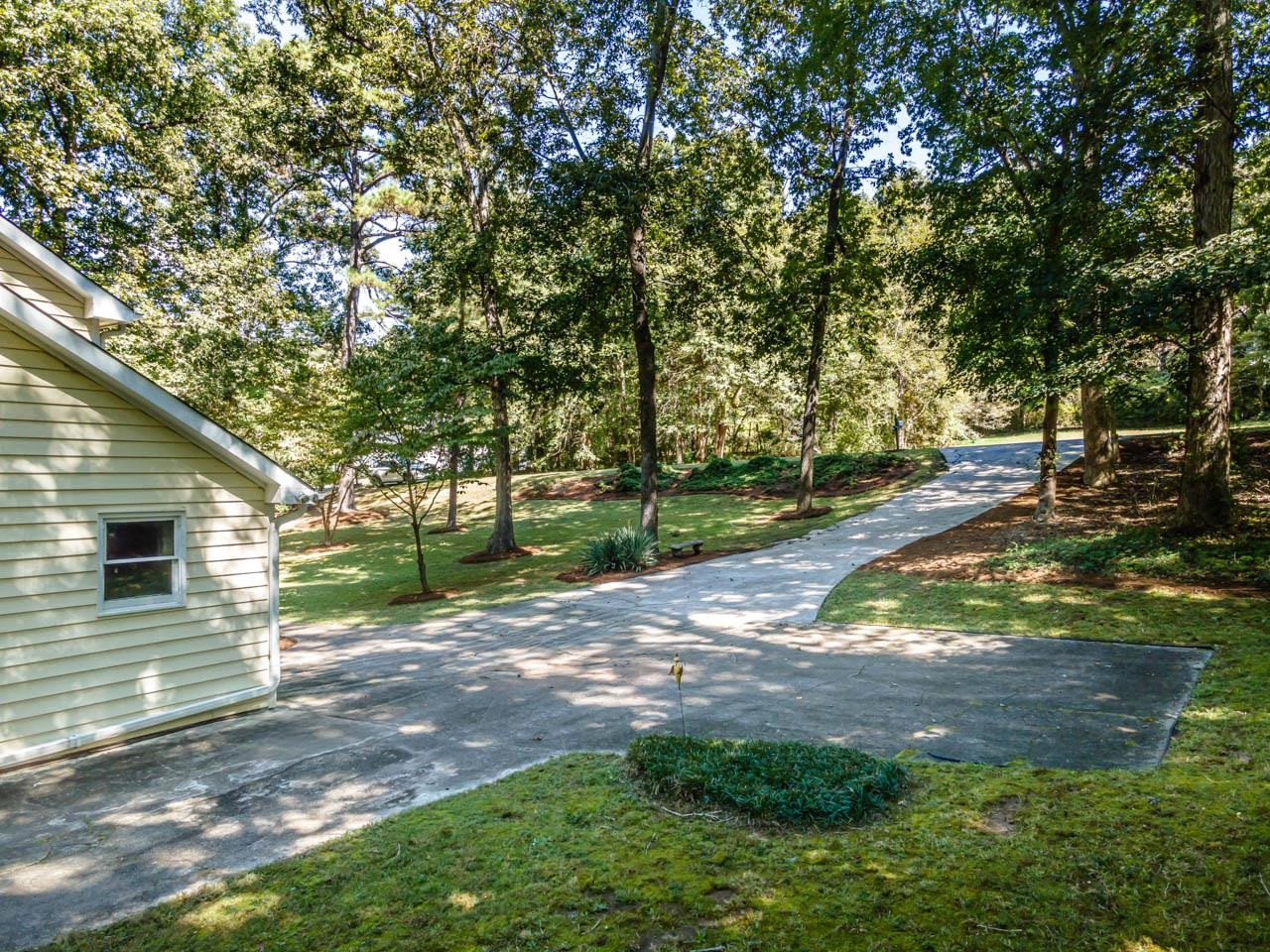 3109 Barnsley Lane