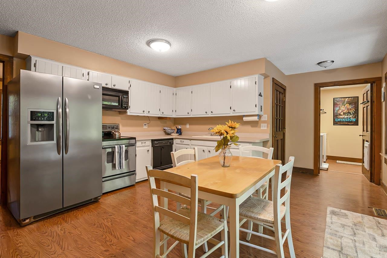 3109 Barnsley Lane