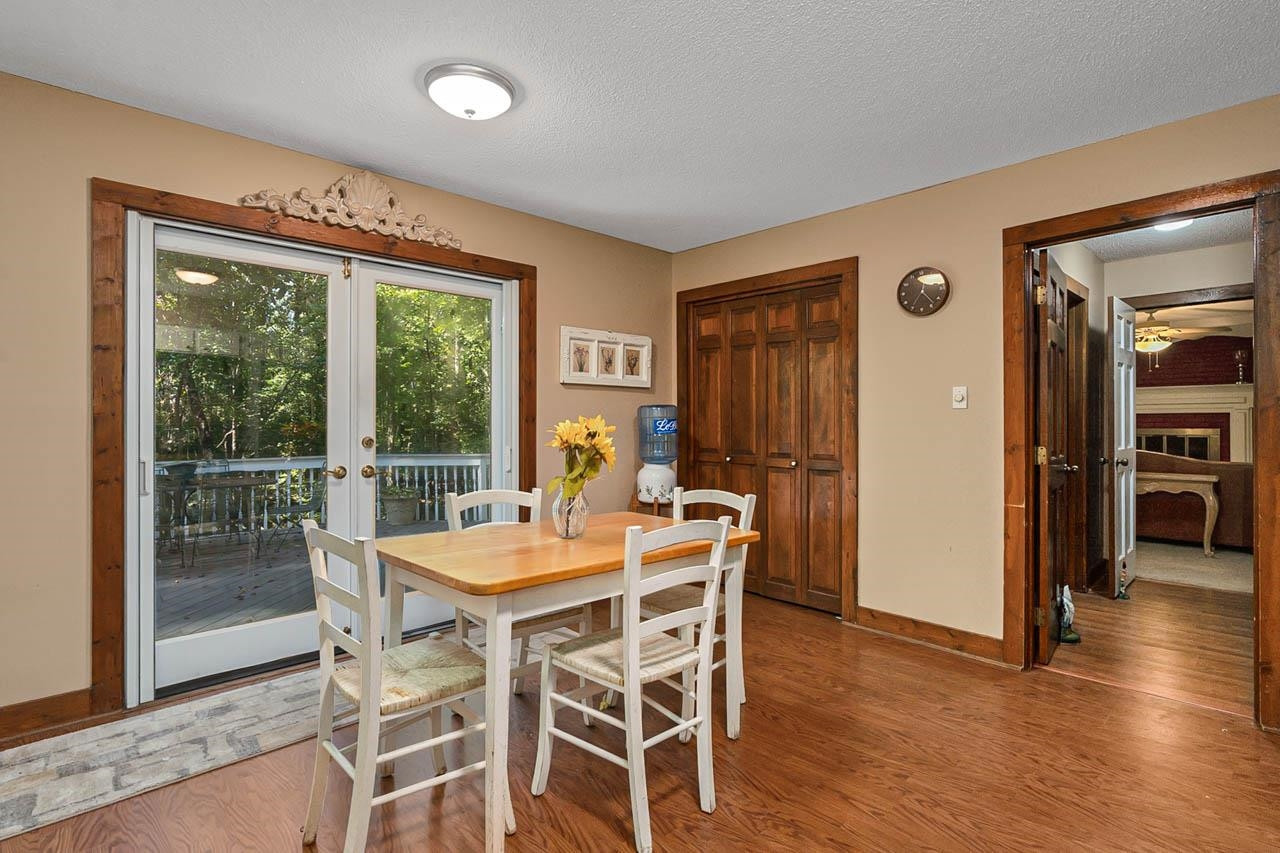 3109 Barnsley Lane