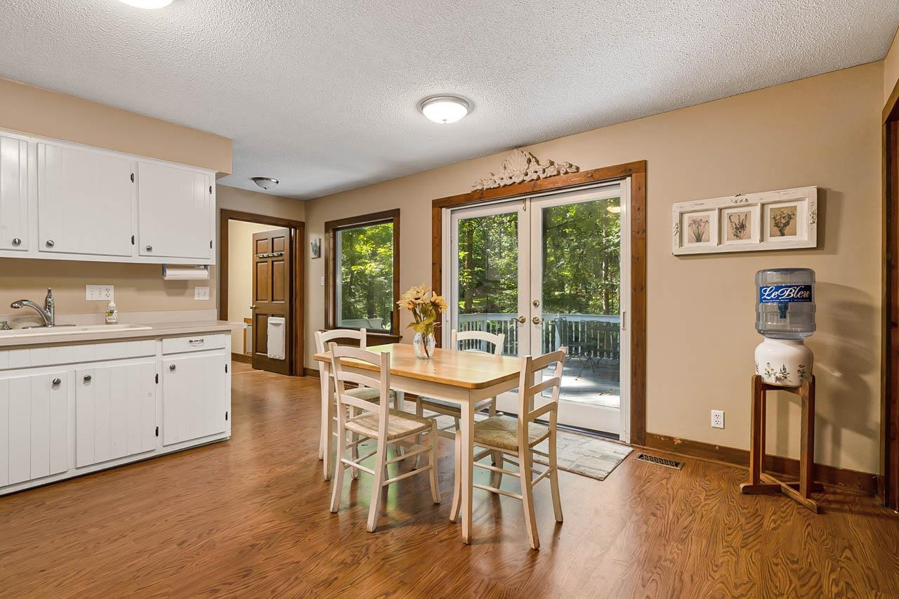 3109 Barnsley Lane