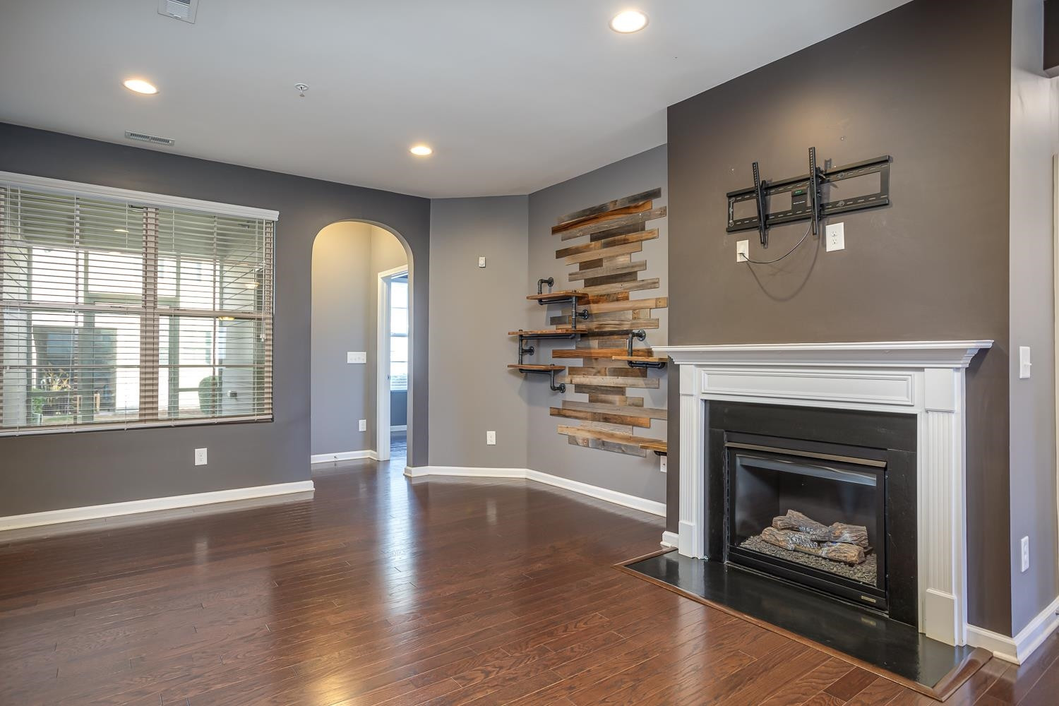 9308 Lennox Laurel Circle