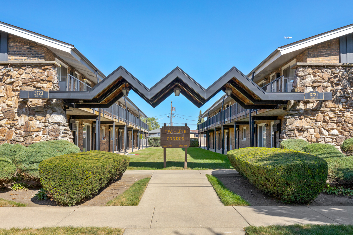 3721 Ruby Street Unit: 206S