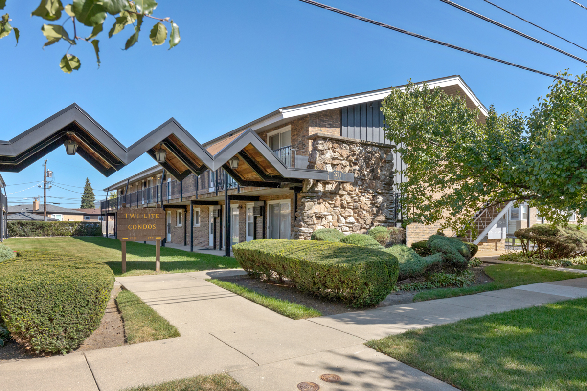 3721 Ruby Street Unit: 206S