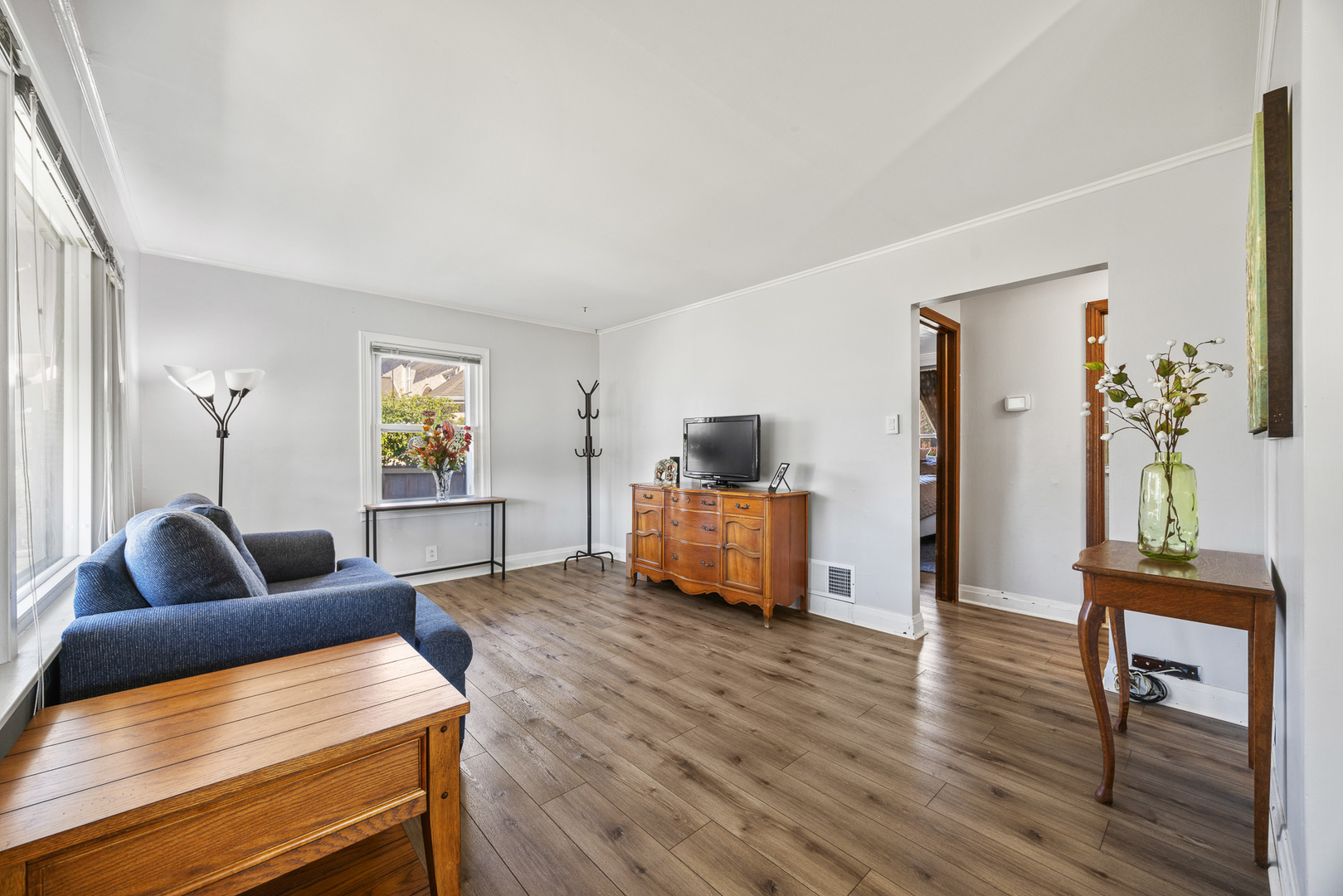 8260 W Ainslie Street