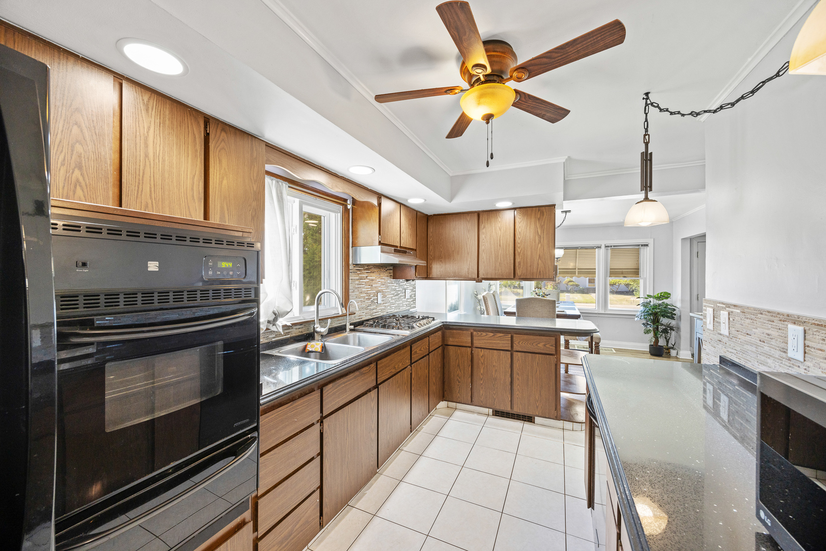 8260 W Ainslie Street