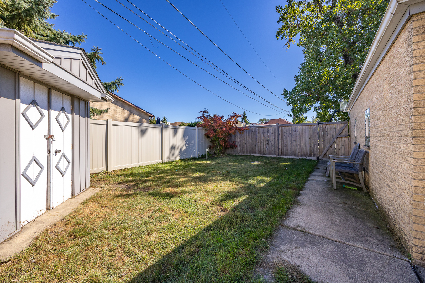 8260 W Ainslie Street