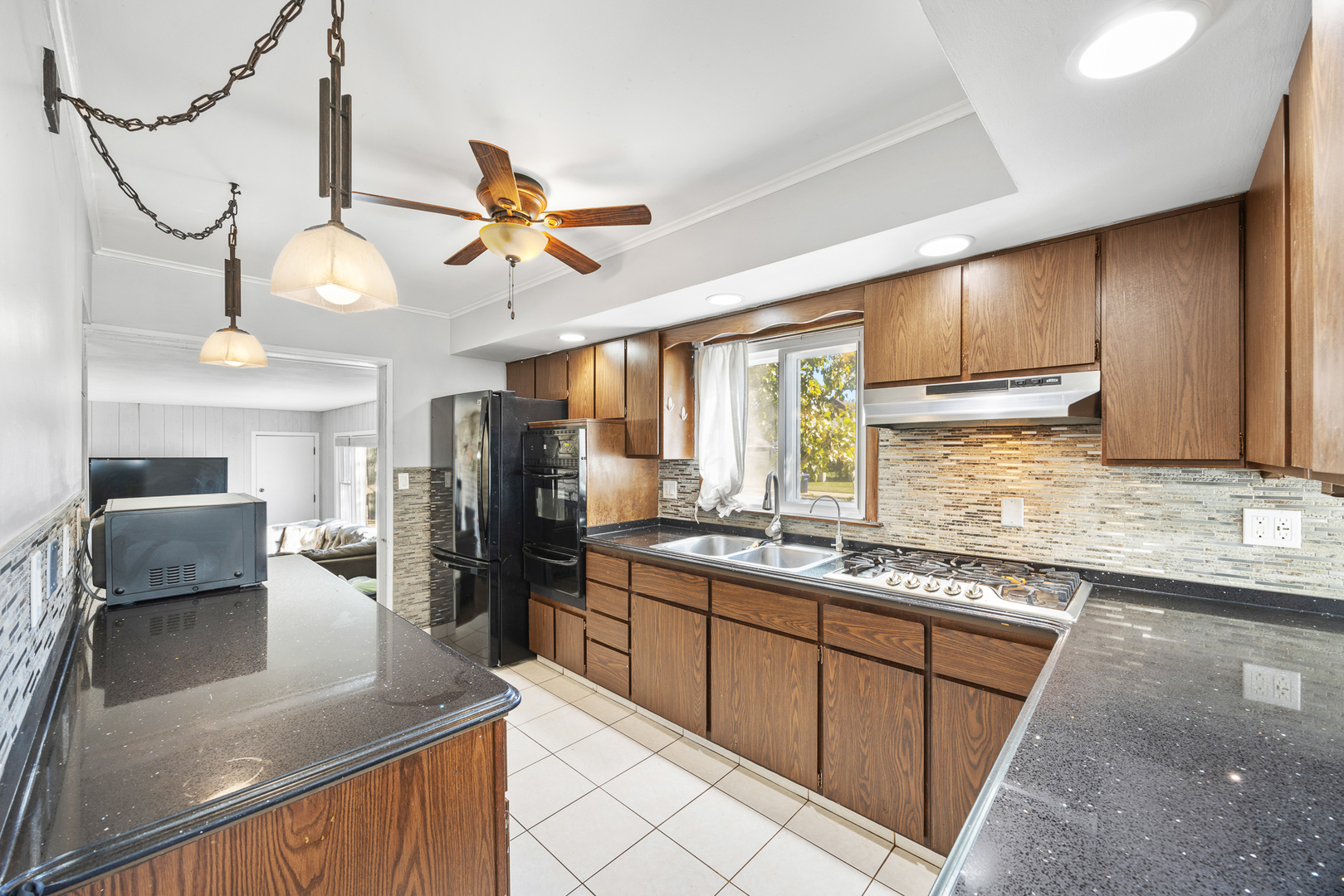 8260 W Ainslie Street