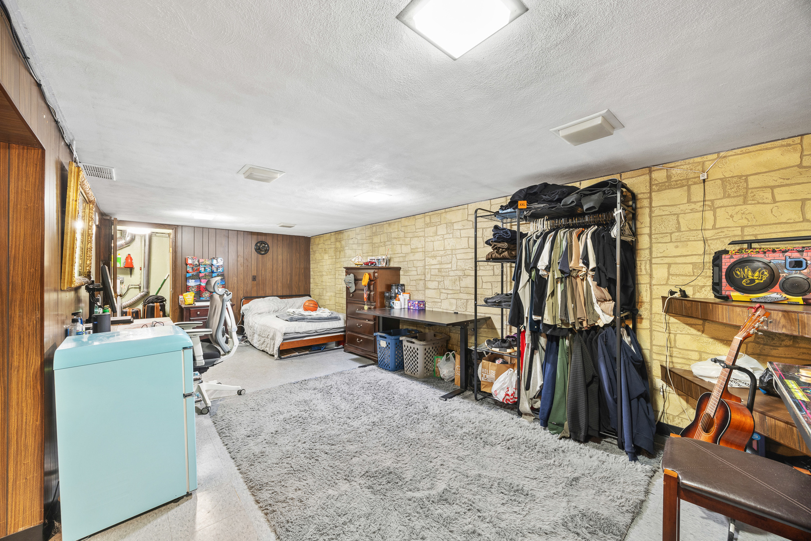 8260 W Ainslie Street