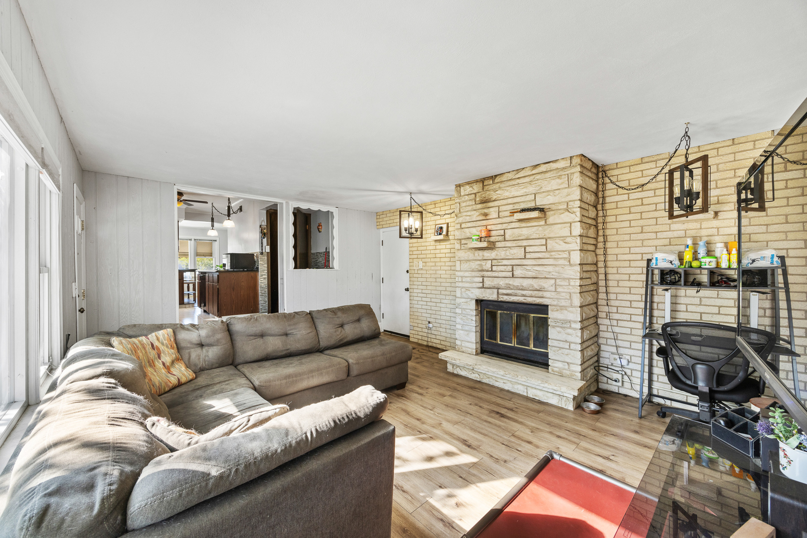 8260 W Ainslie Street