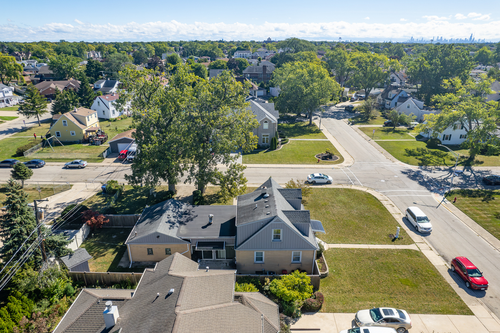 8260 W Ainslie Street