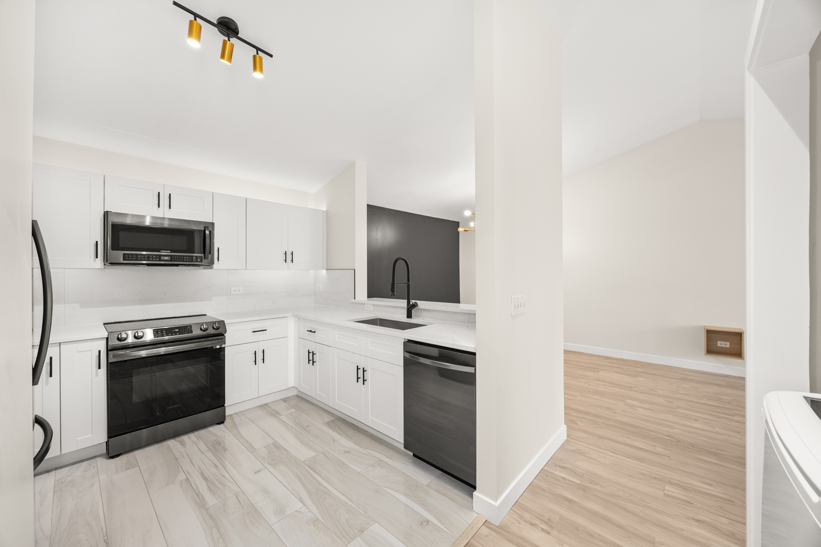 1027 Silverstone Drive Unit: 1027