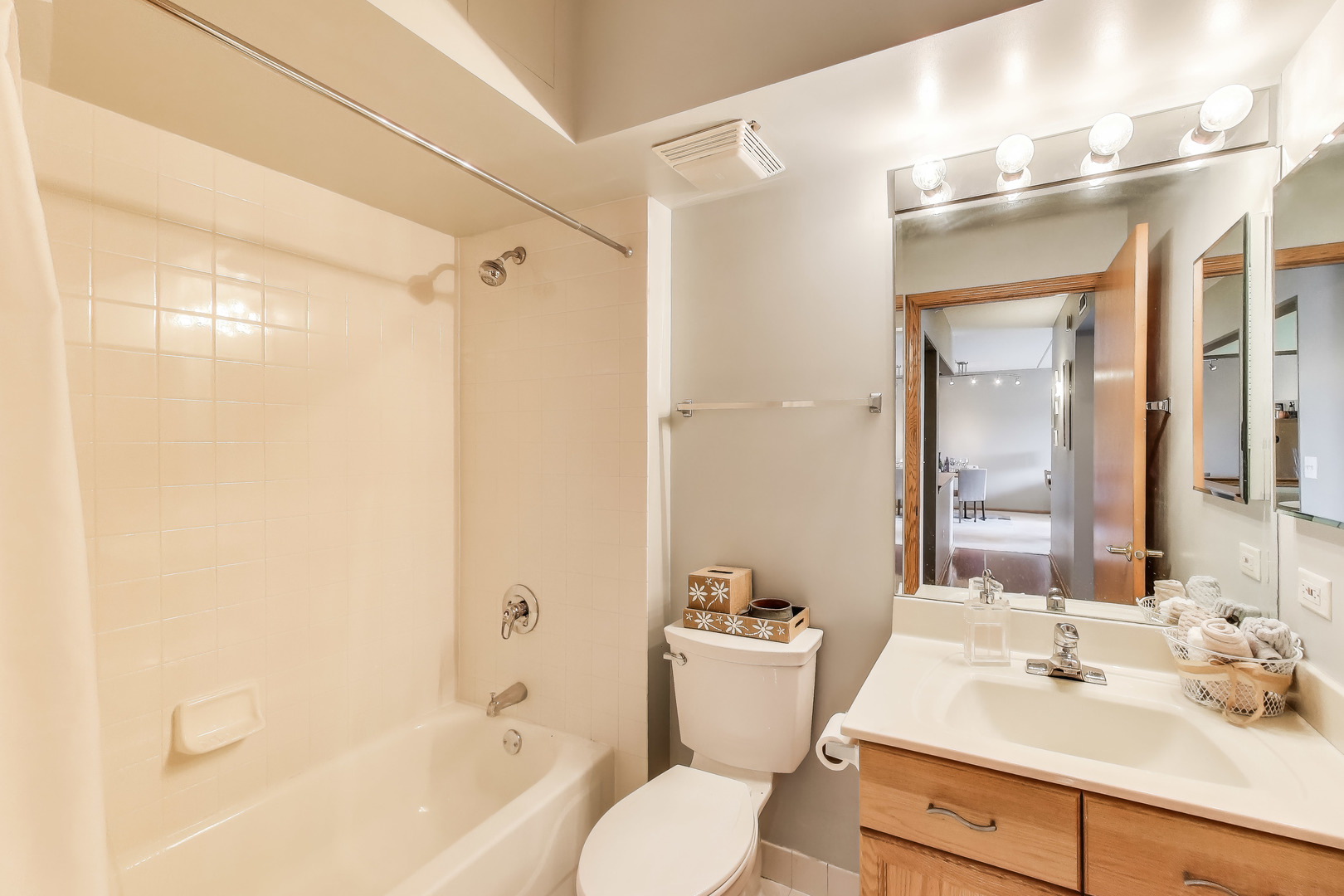 1636 Ashland Avenue Unit: 509