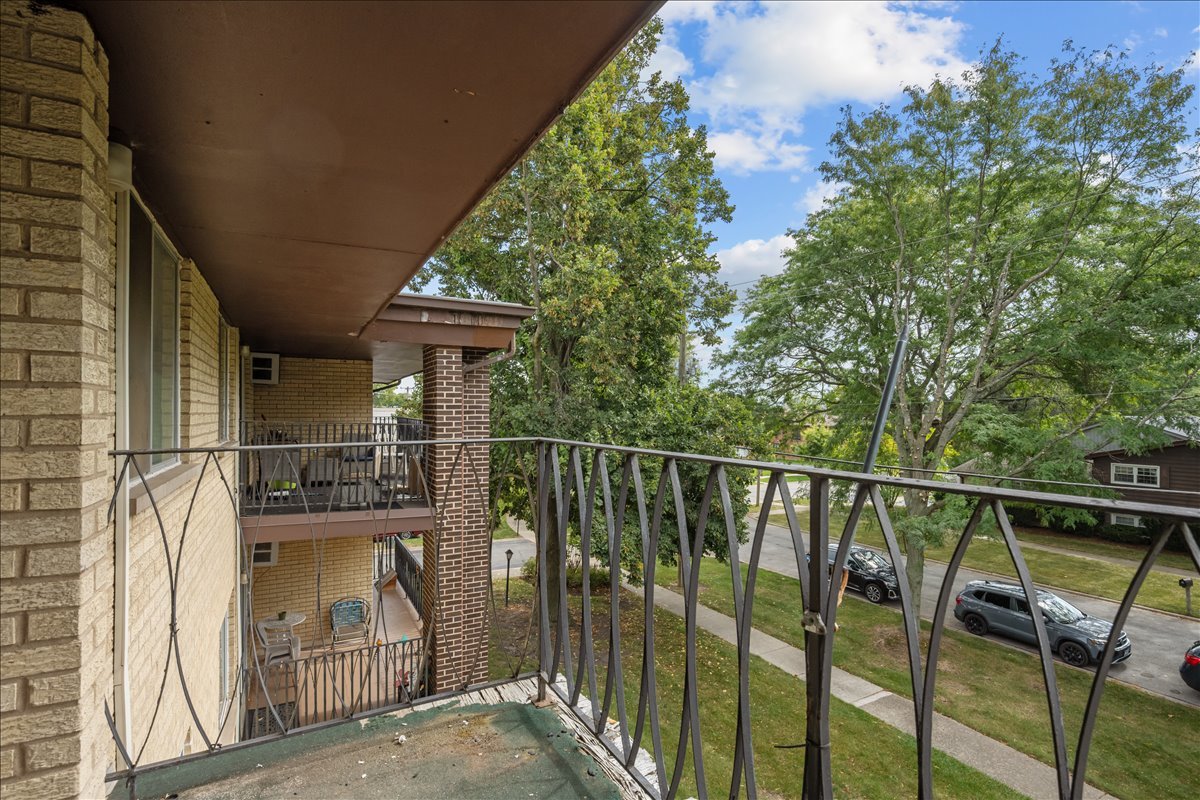1206 E Fairview Street Unit: 305