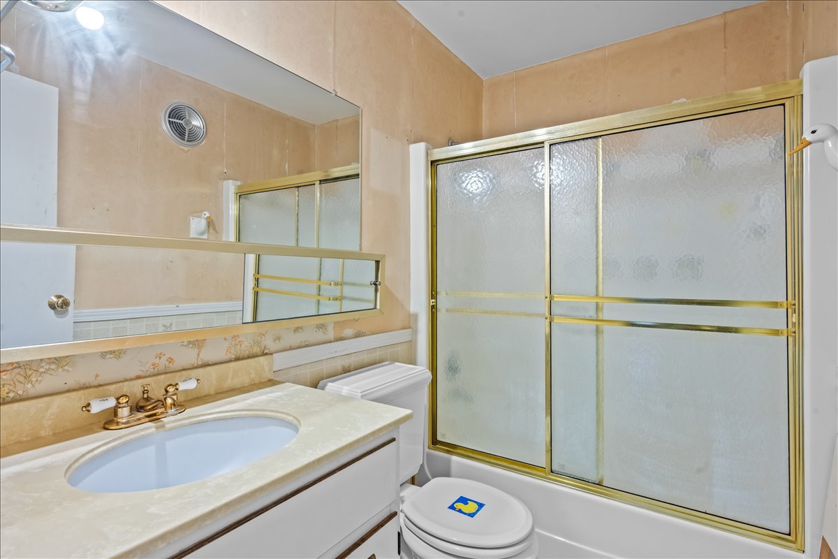 1206 E Fairview Street Unit: 305